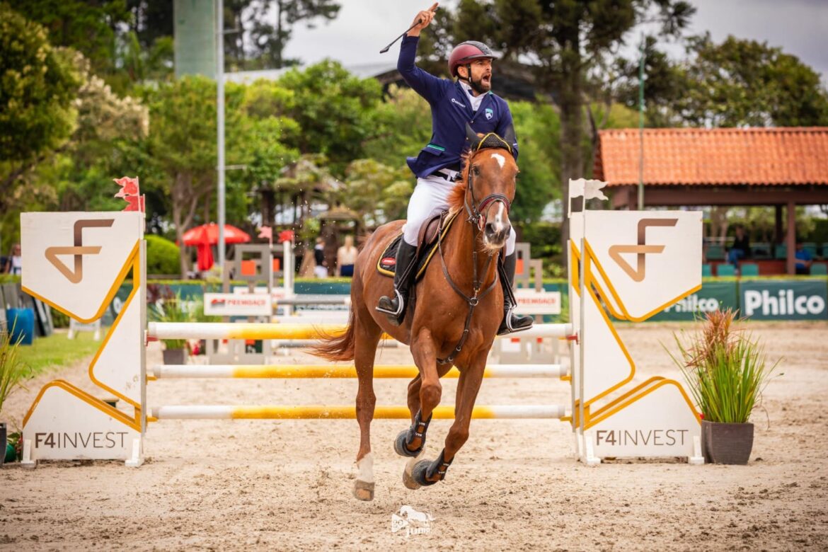Em apenas um ano, Haidar Hussein Haidar superou inúmeros desafios para ocupar o topo da categoria Amador B. (Foto Grace Cambraia - GoJump)