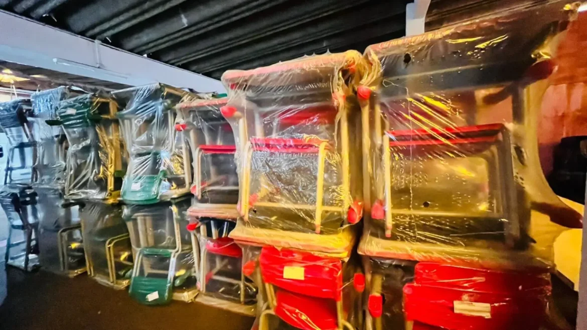 Aquisição de equipamentos e mobiliários para escolas e CMEIs de Foz