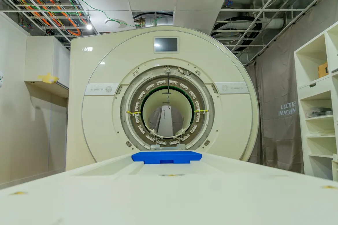 Novo equipamento de ressonância magnética no Poliambulatório de Foz do Iguaçu