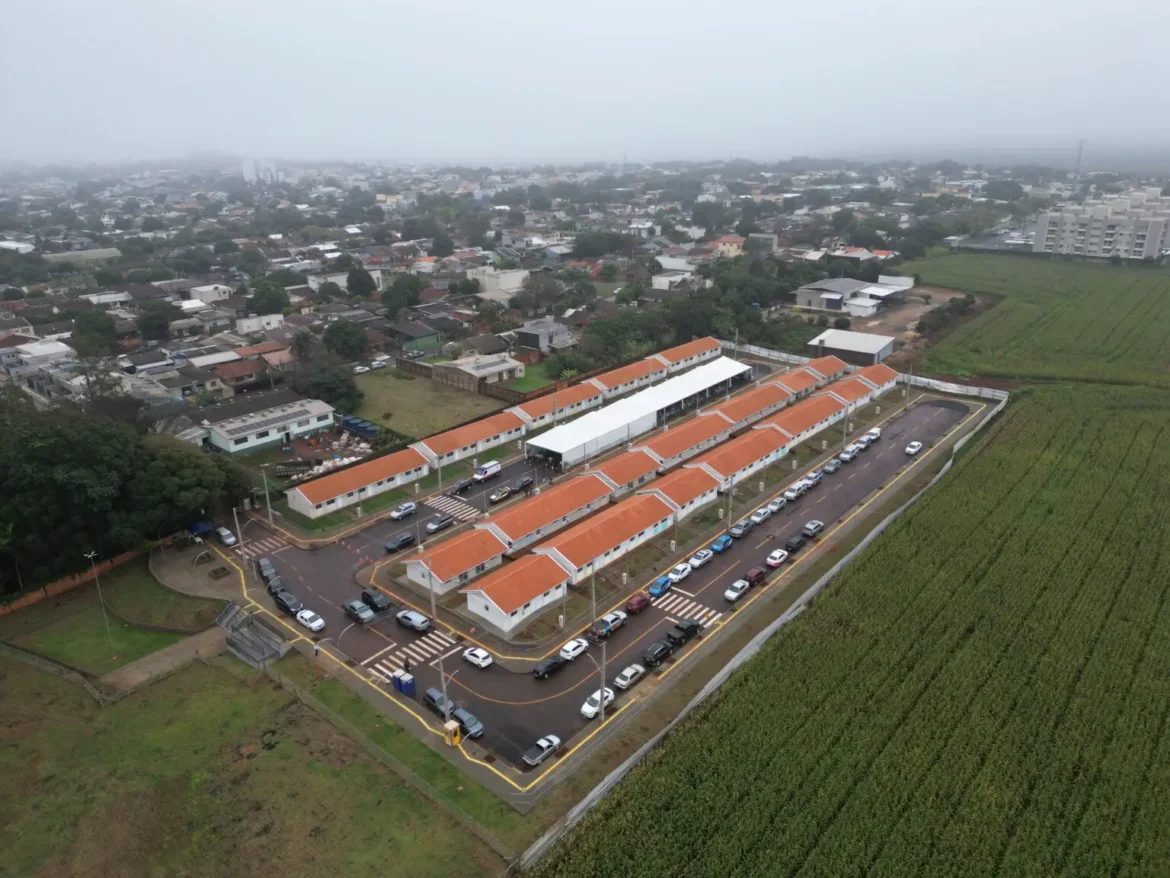 Projeto Moradias entrega segundo lote de casas em Foz do Iguaçu