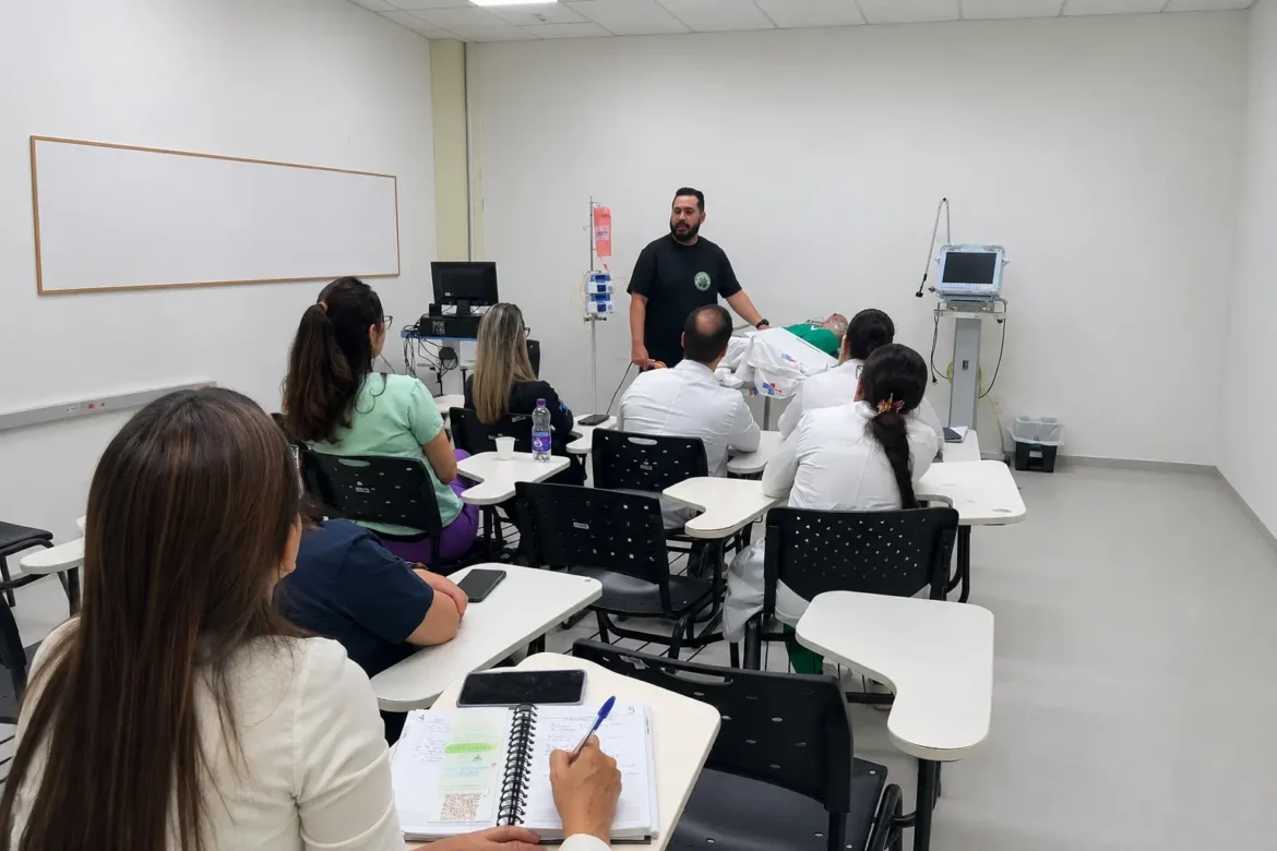 Treinamento do NEPE atualiza profissionais para atendimento a pacientes em instabilidade clínica